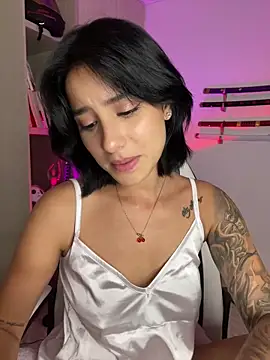 Snapshot of Ale_Lewis chatting on 27, 12, 2024 Ale Lewis online show from 27, 12, 2024