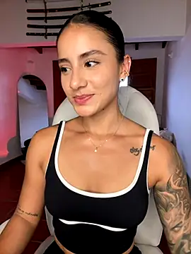 Snapshot of Ale_Lewis chatting on 7, 10, 2025 Ale Lewis online show from 7, 10, 2025