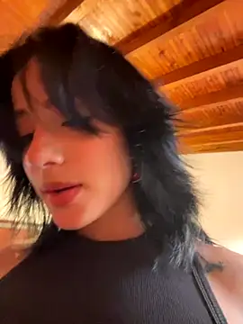 Snapshot of Ale_Lewis chatting on 2, 12, 2025 Ale Lewis online show from 2, 12, 2025