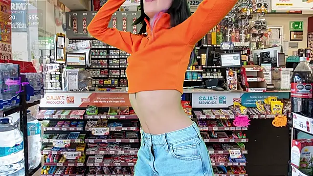 Snapshot of NanaRott chatting on 9, 2, 2025 NanaRott online show from 9, 2, 2025