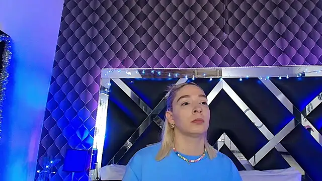 victoriaa lee  online show from 26, 2, 2026