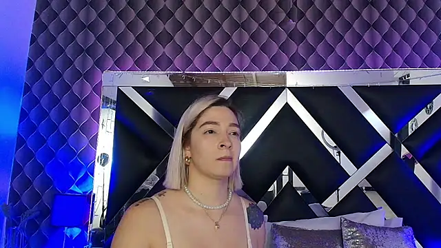 Snapshot of victoriaa_lee_ chatting on 22, 5, 2026 victoriaa lee online show from 22, 5, 2026