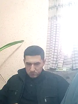 Snapshot of bobur4002 chatting on 14, 12, 2025 bobur4002 online show from 14, 12, 2025