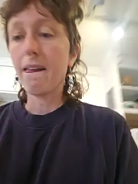 mossy kiss online show from 28, 1, 2025