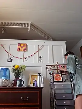 mossy kiss online show from 20, 2, 2025