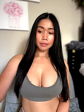 Snapshot of JazzieXo chatting on 4, 11, 2025 JazzieXo online show from 4, 11, 2025