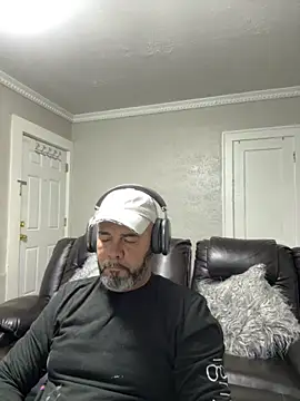 Snapshot of Cristian-Brayan chatting on 15, 9, 2025 Cristian-Brayan online show from 15, 9, 2025