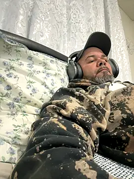 Snapshot of Cristian-Brayan chatting on 7, 11, 2025 Cristian-Brayan online show from 7, 11, 2025