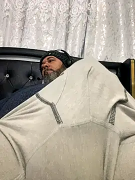 Snapshot of Cristian-Brayan chatting on 28, 11, 2025 Cristian-Brayan online show from 28, 11, 2025