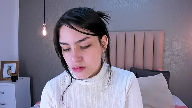 Alexa Thaylor  online show from 3, 3, 2025