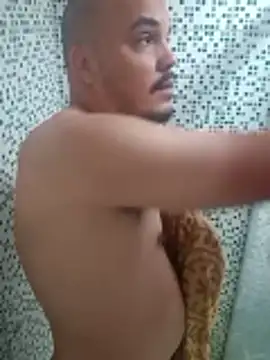 Snapshot of RobertoBuzios22 chatting on 4, 1, 2025 RobertoBuzios22 online show from 4, 1, 2025