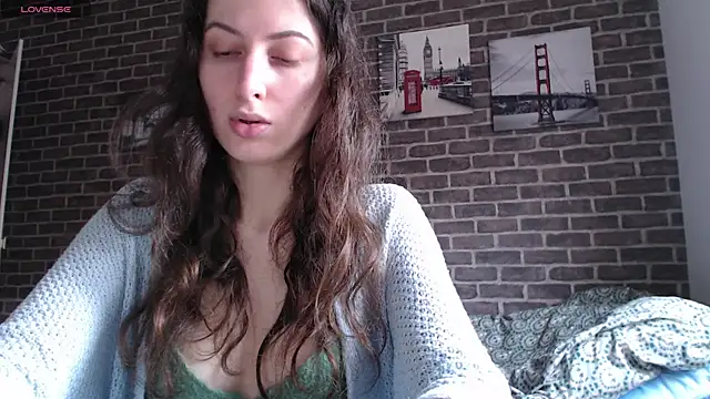  Hot Lady  online show from 4, 1, 2025