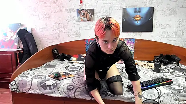 KagamiTayga online show from 6, 4, 2026