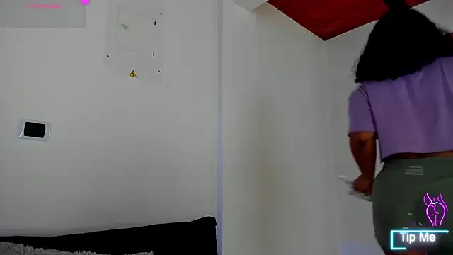 Snapshot of iriss_25 chatting on 12, 9, 2025 iriss 25 online show from 12, 9, 2025