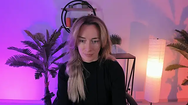 RebeccaMartinez online show from 6, 2, 2025