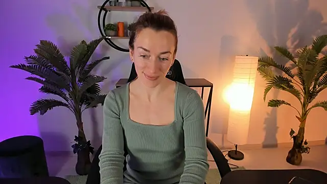 RebeccaMartinez online show from 14, 2, 2025