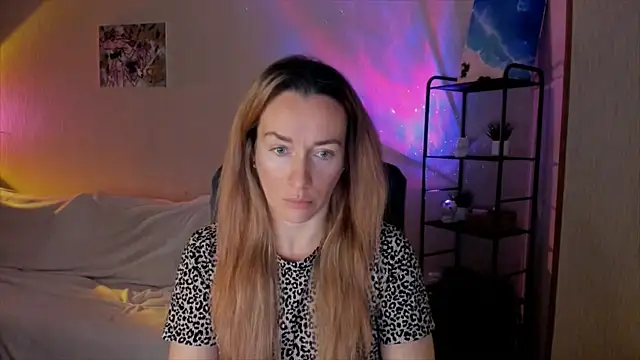 RebeccaMartinez online show from 4, 12, 2025