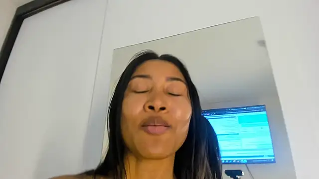 Snapshot of rachel_evansxx chatting on 2, 2, 2025 rachel evansxx online show from 2, 2, 2025