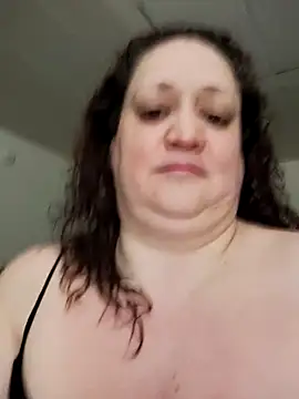 Snapshot of moonlightprincess0611 chatting on 4, 3, 2025 moonlightprincess0611 online show from 4, 3, 2025