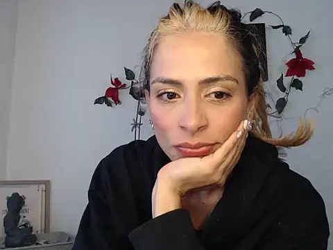 Snapshot of Liamiler01_ chatting on 18, 12, 2024 Liamiler01 online show from 18, 12, 2024