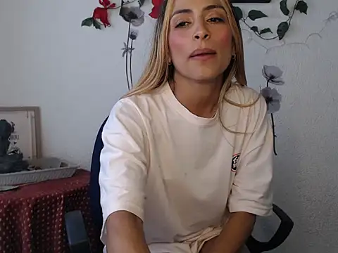 Snapshot of Liamiler01_ chatting on 19, 12, 2024 Liamiler01 online show from 19, 12, 2024