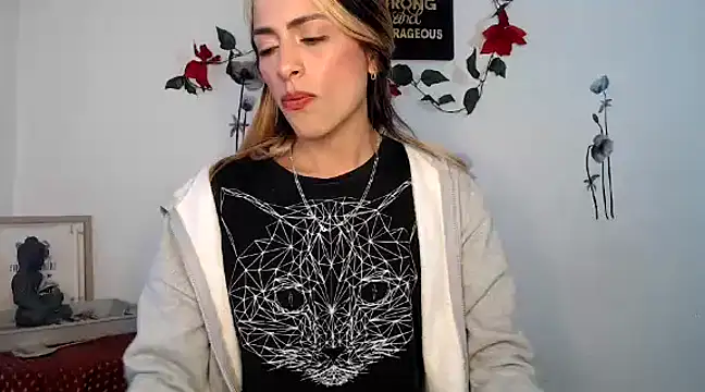 Snapshot of Liamiler01_ chatting on 20, 12, 2024 Liamiler01 online show from 20, 12, 2024
