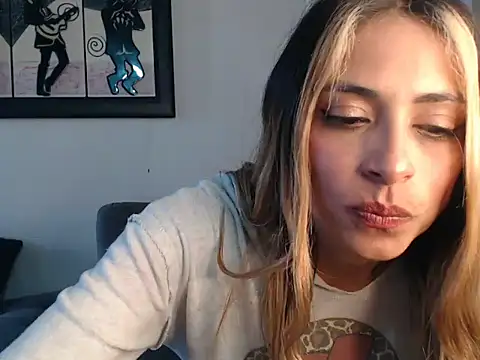Snapshot of Liamiler01_ chatting on 11, 3, 2025 Liamiler01 online show from 11, 3, 2025