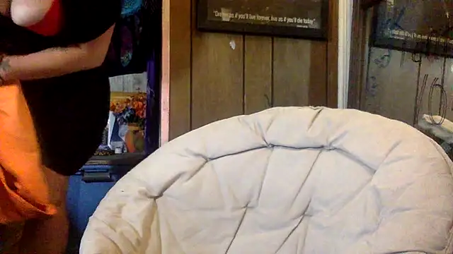 TrashleyRosebud online show from 1, 7, 2026