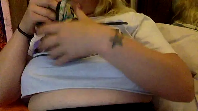 TrashleyRosebud online show from 1, 7, 2026