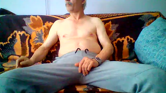 cumloverboyxx69 online show from 23, 4, 2026