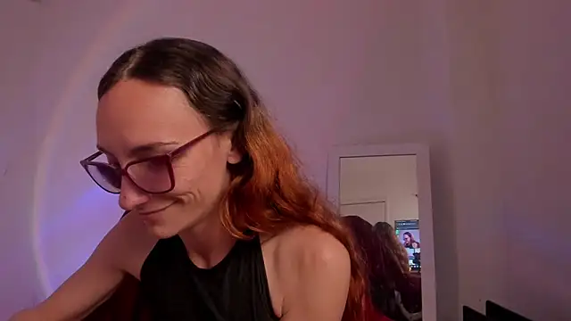 Snapshot of _lh_ chatting on 17, 11, 2025 lh online show from 17, 11, 2025