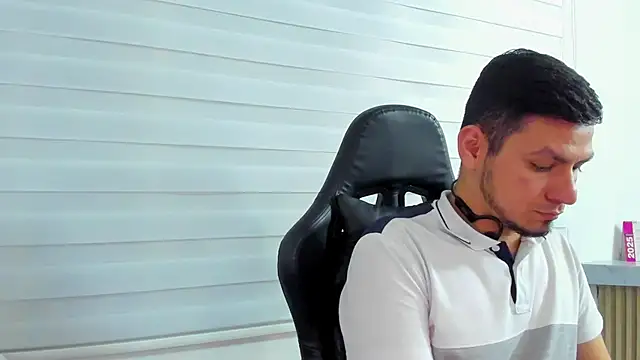 Snapshot of Rick_Diesel_ chatting on 14, 2, 2025 Rick Diesel online show from 14, 2, 2025