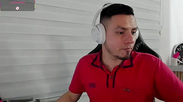 Snapshot of Rick_Diesel_ chatting on 12, 11, 2025 Rick Diesel online show from 12, 11, 2025