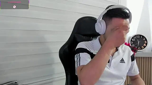 Snapshot of Rick_Diesel_ chatting on 15, 11, 2025 Rick Diesel online show from 15, 11, 2025