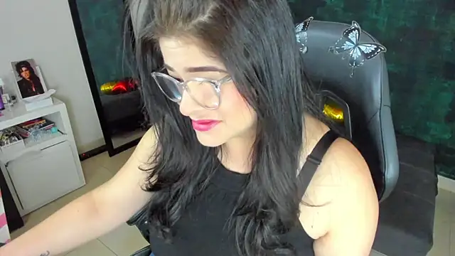 BellaFlaming online show from 23, 12, 2024