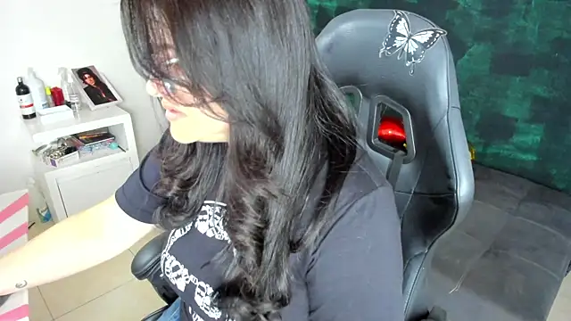 BellaFlaming online show from 14, 1, 2025