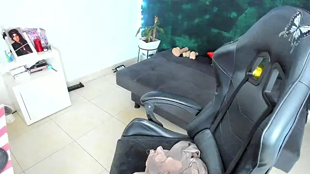 BellaFlaming online show from 17, 1, 2025