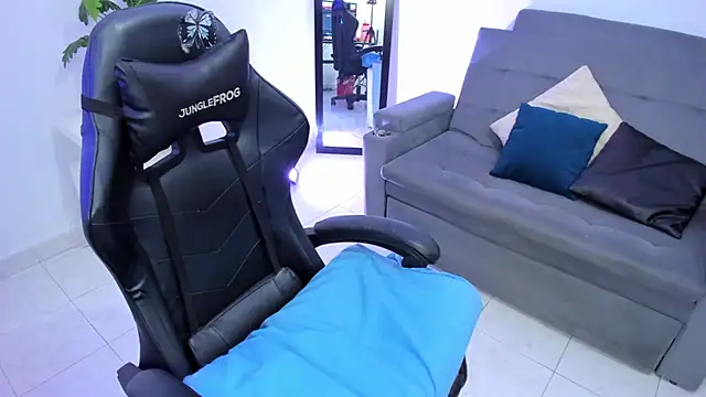 BellaFlaming online show from 11, 2, 2025