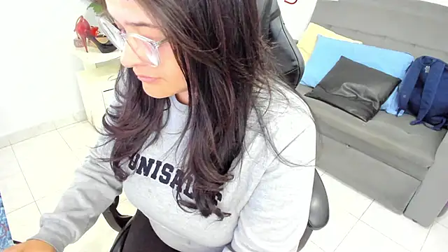 BellaFlaming online show from 21, 2, 2025