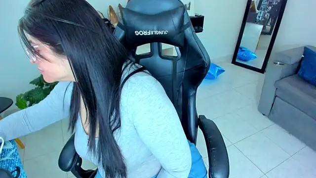 BellaFlaming online show from 17, 9, 2025