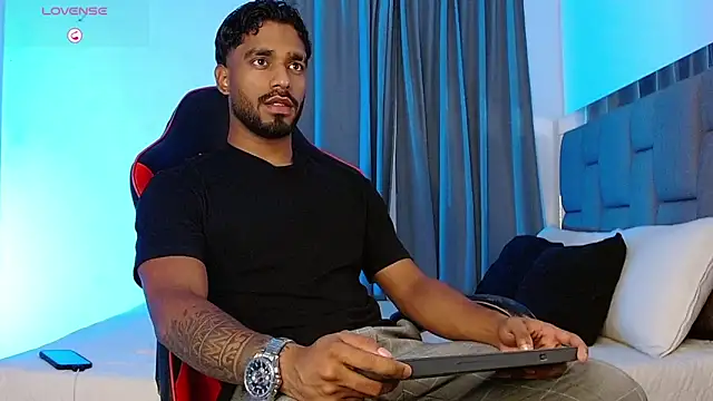 Snapshot of Christian_thor chatting on 13, 11, 2025 Christian thor online show from 13, 11, 2025