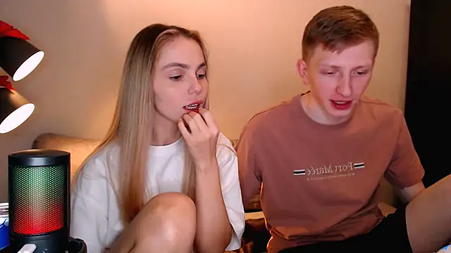 juliaanddima online show from 9, 11, 2025