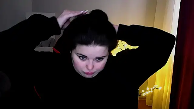 Emily Mo online show from 18, 2, 2025