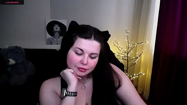 Emily Mo online show from 22, 2, 2025