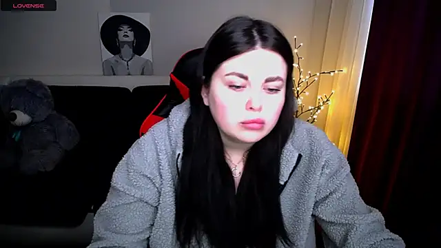 Emily Mo online show from 25, 2, 2025