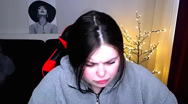 Emily Mo online show from 27, 2, 2025