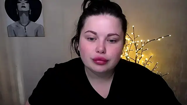 Emily Mo online show from 11, 9, 2025