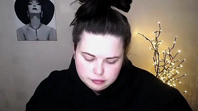 Emily Mo online show from 3, 10, 2025