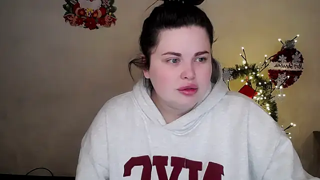 Emily Mo online show from 21, 12, 2025