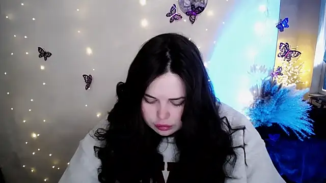 Emily Mo online show from 5, 2, 2026